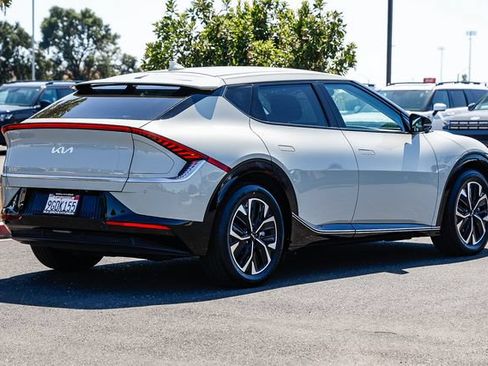 Used 2023 Kia EV6 Wind w/ Wind Technology Package AWD/4WD image 5