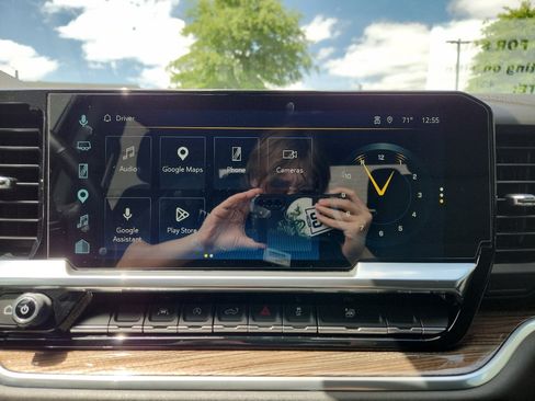 Used 2024 Chevrolet Silverado 1500 RST RWD image 15