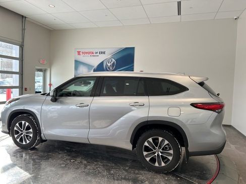 Certified 2022 Toyota Highlander XLE image 4