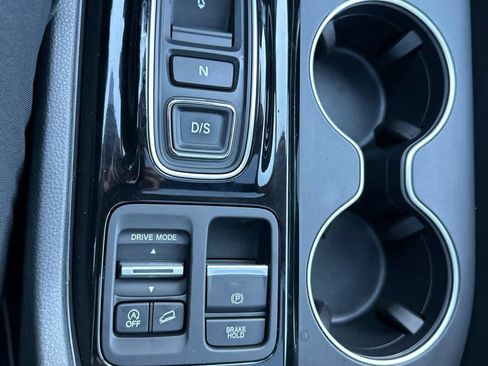 Used 2025 Honda Pilot Elite image 36