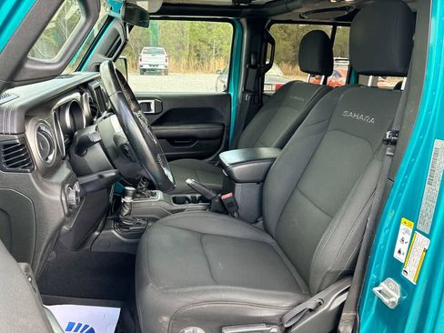Used 2020 Jeep Wrangler Unlimited Sahara image 18