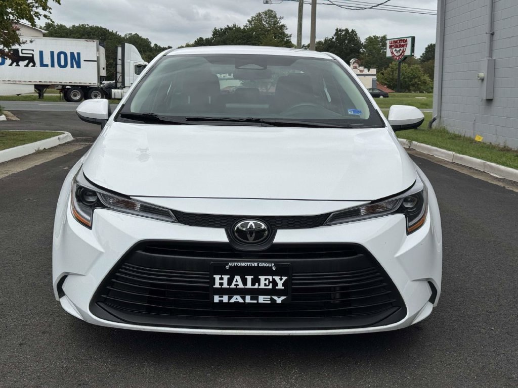 Used 2025 Toyota Corolla LE FWD image 25
