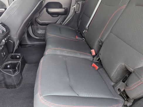 Used 2018 Jeep Wrangler Unlimited Rubicon image 16