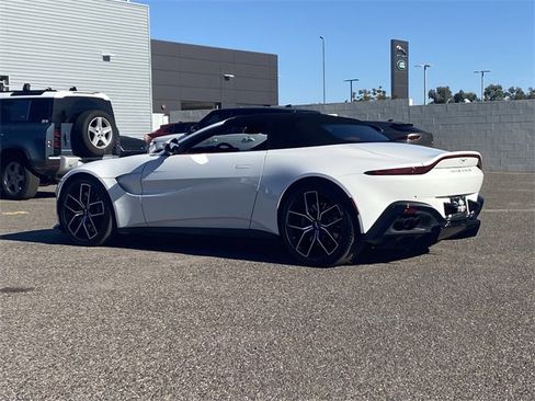Used 2022 Aston Martin V8 Vantage Roadster image 25