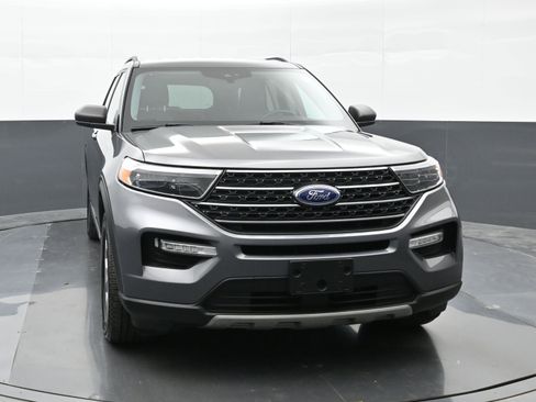 Used 2023 Ford Explorer XLT w/ Equipment Group 202A AWD/4WD image 7