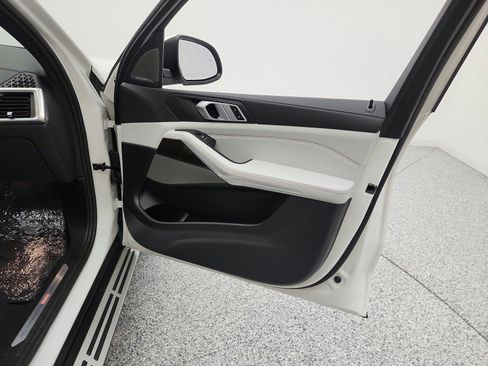 Used 2024 BMW X5 sDrive40i w/ Premium Package RWD image 21