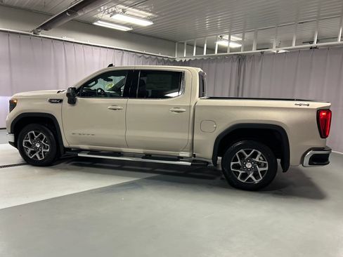 New 2026 GMC Sierra 1500 SLE w/ Preferred Package AWD/4WD image 4