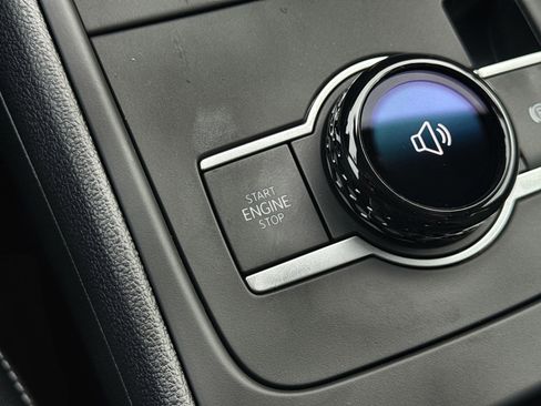 New 2026 Volkswagen Tiguan SE R-Line image 17