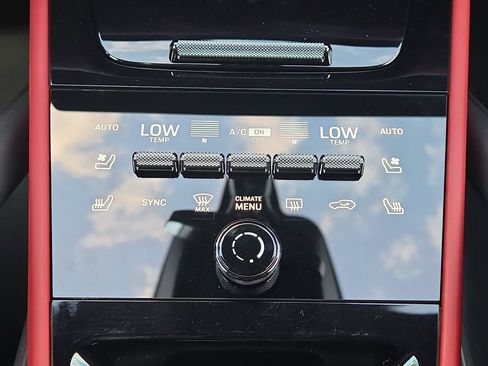 Certified 2025 Porsche Cayenne E-Hybrid AWD/4WD image 13