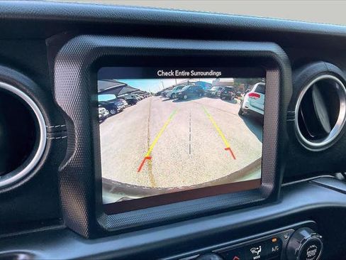 Certified 2018 Jeep Wrangler Unlimited Sahara AWD/4WD image 23