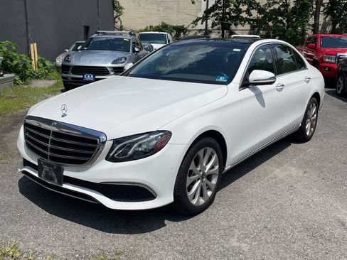 Used 2018 Mercedes-Benz E 300 4MATIC image 1