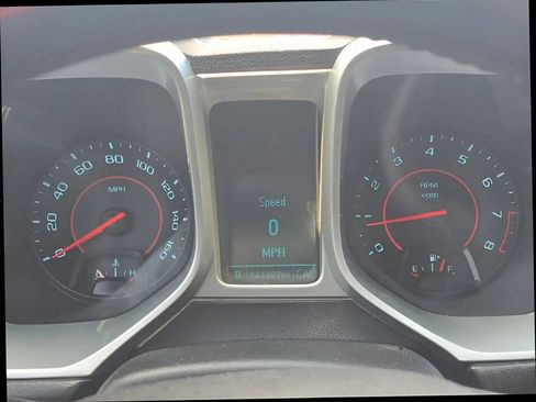 Used 2015 Chevrolet Camaro LT RWD image 19