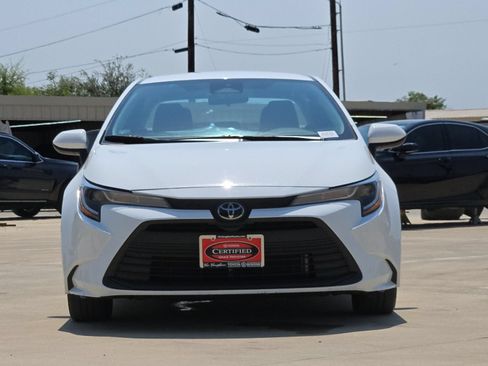 Certified 2025 Toyota Corolla LE FWD image 8