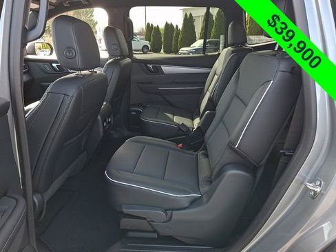 Used 2026 Buick Enclave Preferred AWD/4WD image 10