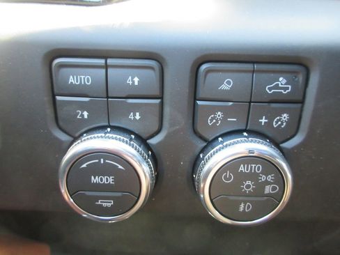 New 2026 GMC Sierra 3500 Denali Ultimate AWD/4WD image 18