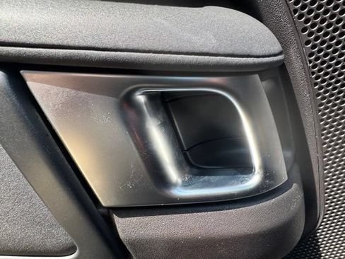 Used 2017 Land Rover Discovery HSE AWD/4WD image 8