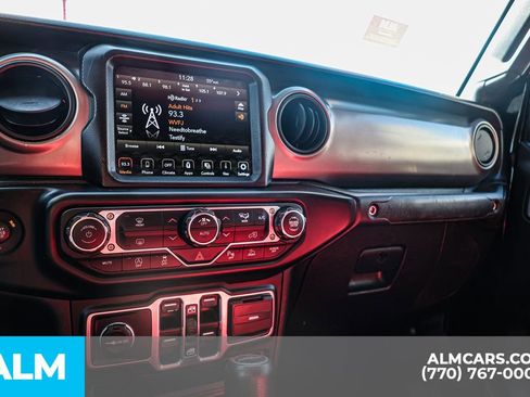 Used 2021 Jeep Gladiator Willys image 39
