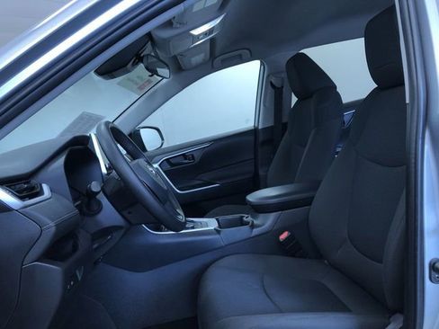 Certified 2025 Toyota RAV4 LE AWD/4WD image 17