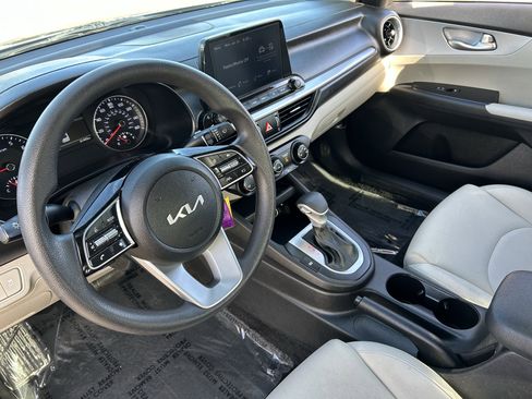 Certified 2023 Kia Forte LXS w/ LXS Technology Package image 17