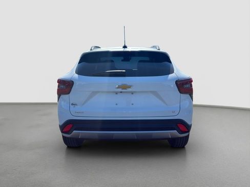 New 2026 Chevrolet Trax LT w/ LT Convenience Package FWD image 5