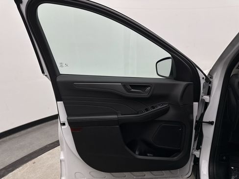 Used 2023 Ford Escape Active image 9