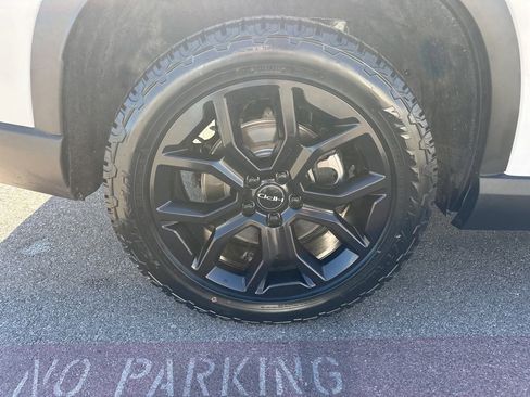 Used 2025 Honda Pilot Black Edition image 45