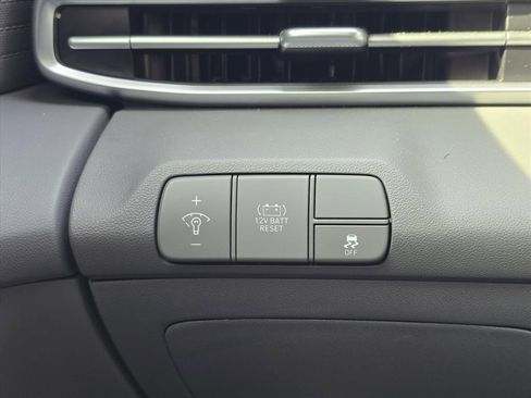 Used 2025 Hyundai Elantra Blue image 20