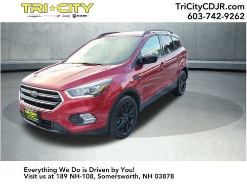 Used 2019 Ford Escape SE image 1