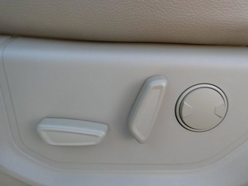 Used 2020 Ford F150 Lariat image 23