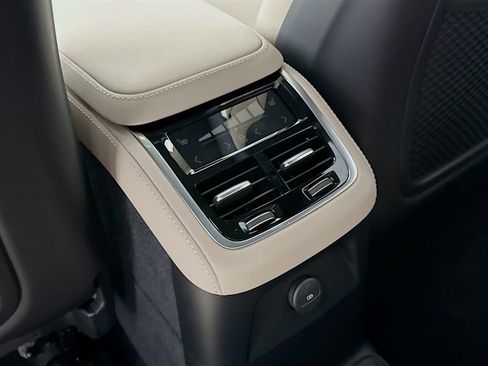 New 2026 Volvo XC90 T8 Plus w/ Protection Package Premier image 27