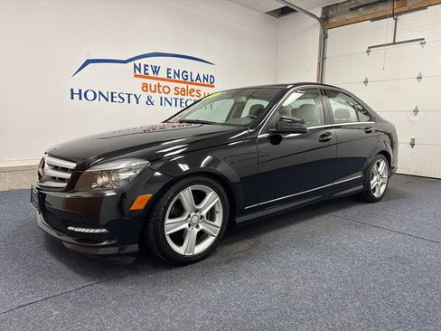 Used 2011 Mercedes-Benz C 300 4MATIC Sedan image 1