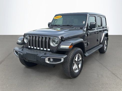 Used 2022 Jeep Wrangler Unlimited Sahara w/ LED Lighting Group AWD/4WD image 8