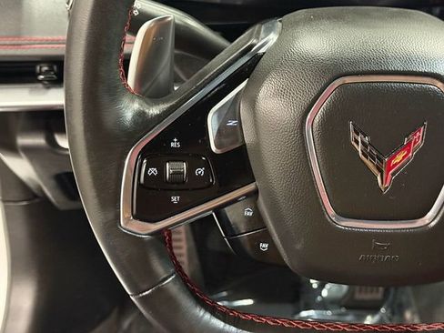 Used 2022 Chevrolet Corvette Stingray Coupe w/ Z51 Performance Package RWD image 18