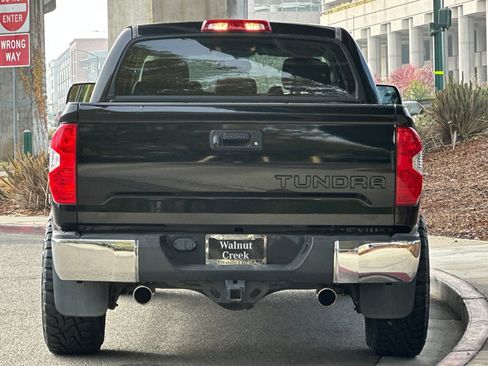 Used 2015 Toyota Tundra SR5 w/ SR5 Upgrade Package image 8