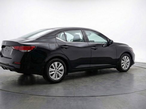 Used 2025 Nissan Sentra S FWD image 9