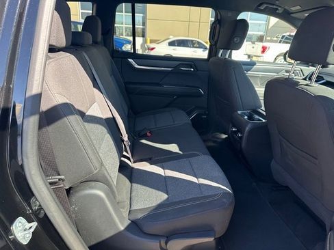 Used 2025 GMC Acadia Elevation image 10