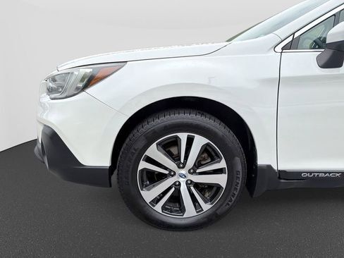 Used 2019 Subaru Outback 3.6R Limited w/ Popular Package #2 AWD/4WD image 11