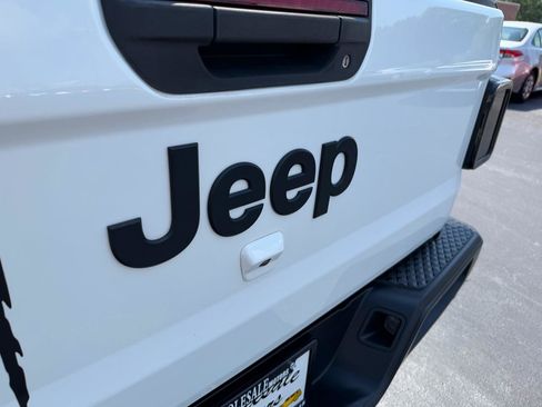 Used 2020 Jeep Gladiator Sport w/ Quick Order Package 24S AWD/4WD image 27