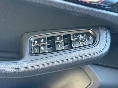 Certified 2026 Porsche Macan AWD/4WD image 13