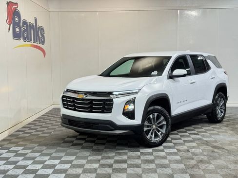 New 2026 Chevrolet Equinox LT AWD/4WD image 2