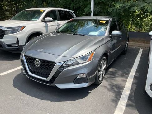Used 2019 Nissan Altima 2.5 S FWD image 10