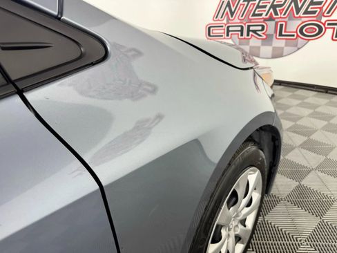 Used 2025 Toyota Corolla LE image 29