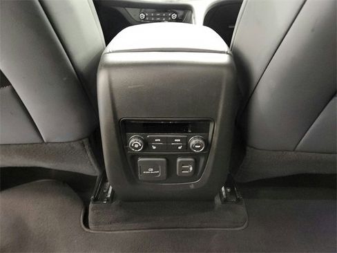 Used 2024 Buick Enclave Premium image 32