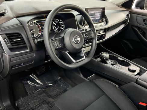 Used 2023 Nissan Rogue S image 7