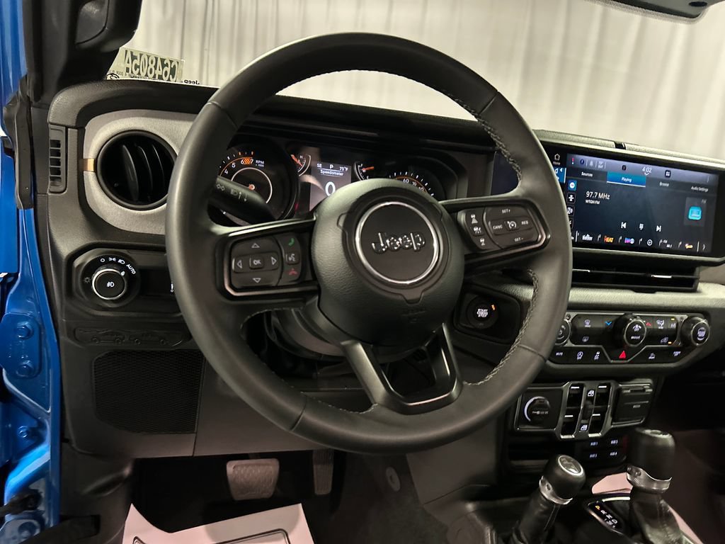 Used 2025 Jeep Wrangler Unlimited Sport AWD/4WD image 15
