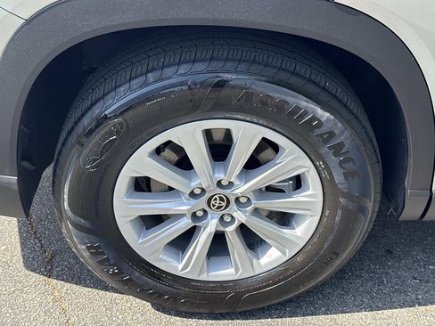 Used 2024 Toyota Grand Highlander AWD image 38
