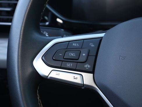 Used 2023 Volkswagen Taos S image 11