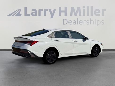 New 2026 Hyundai Elantra SEL Sport Premium FWD image 8