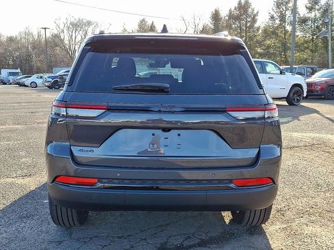 New 2025 Jeep Grand Cherokee Limited w/ Trailer Tow Package AWD/4WD image 7