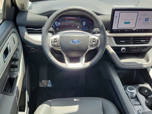 New 2026 Ford Explorer Active RWD image 16